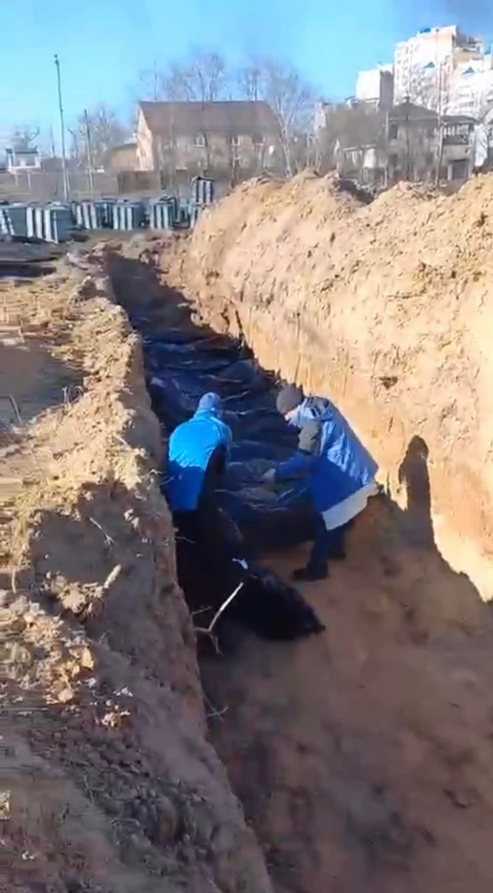 Во масовна гробница во Киев закопани 67 цивили