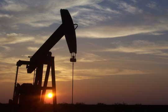 Цената на нафтата продолжува да паѓа