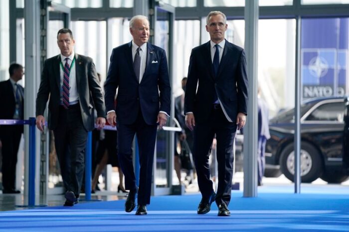 Столтенберг: Решени сме да продолжиме да вршиме притисок врз Русија, почнува вонредниот самит на НАТО во Брисел