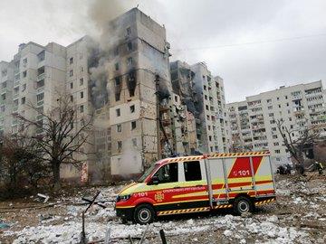 Најмалку деветмина загинати во рускиот напад на градот Чернов