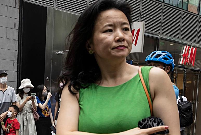 Зад затворени врати, во Пекинг почнува судењето на австралиска новинарка Ченг