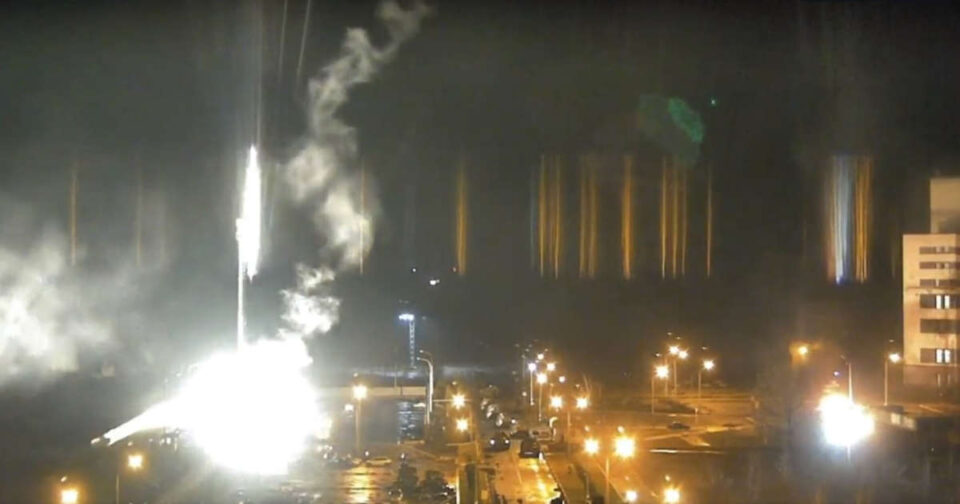 Изгаснат е пожарот што избувна во нуклеарната централа во Украина