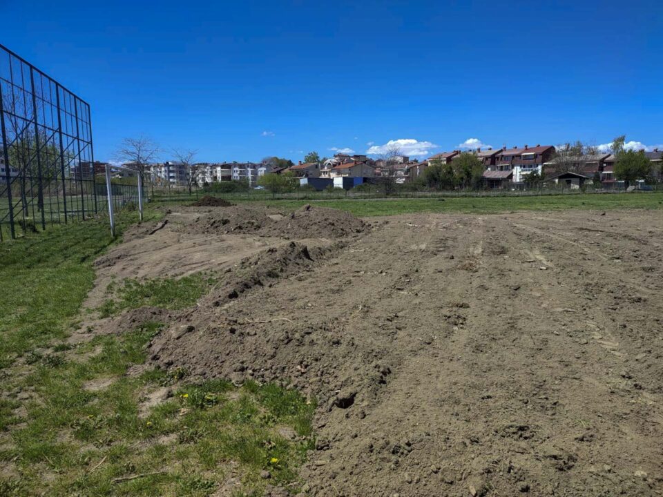 Пецаков: Се реконструира фудбалското игралиште во ЈП „Билјанини извори“
