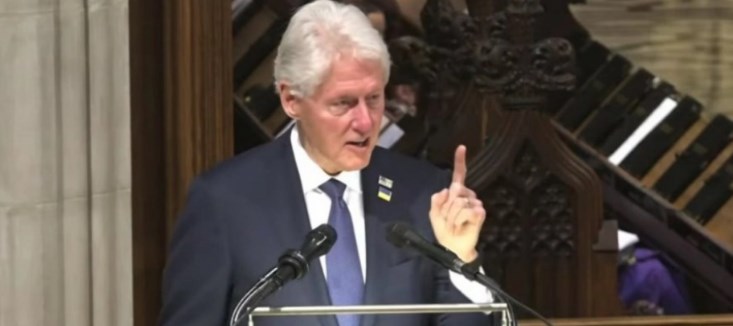 Клинтон евоцира спомени: Прекрасно си поминаваме со Олбрајт на Косово