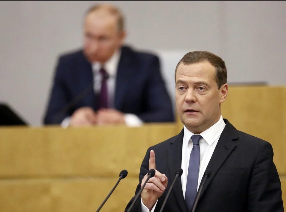 Медведев: Русија мора да биде подготвена на агресивни акции на НАТО