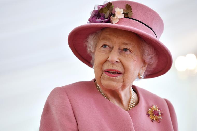 Кралицата Елизабета ќе присуствува на платинестиот јубилеј, на балконот нема да бидат принцовите Ендру и Хари