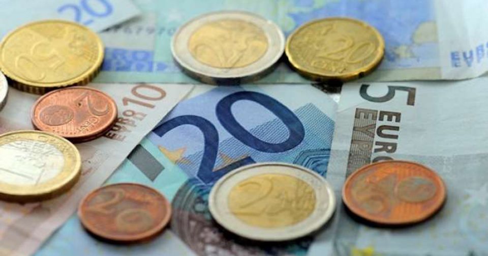 Курсна листа на НБРМ: Скок на доларот, а еве колку чини еврото денес
