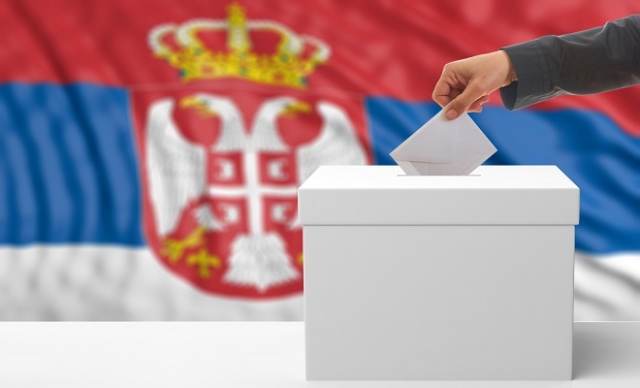 Политички притисоци врз гласачите во Србија, институциите не реагираат