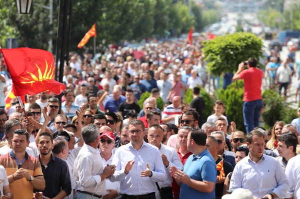 ВМРО-ДПМНЕ повикува на масовно обединување против власта – Само со народот се случуваат промени