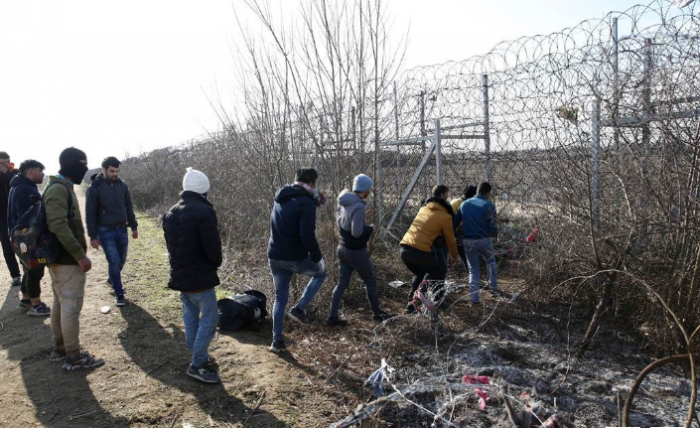 Мигранти од Пакистан и Сирија со бугарско возило влегле во Македонија