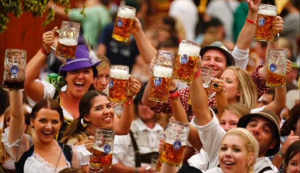 ОКТОБЕРФЕСТ БЕЗ НИКАКВИ ОГРАНИЧУВАЊА: По две години пауза, најголемиот светски фестивал на пивото ќе се одржи без ковид мерки