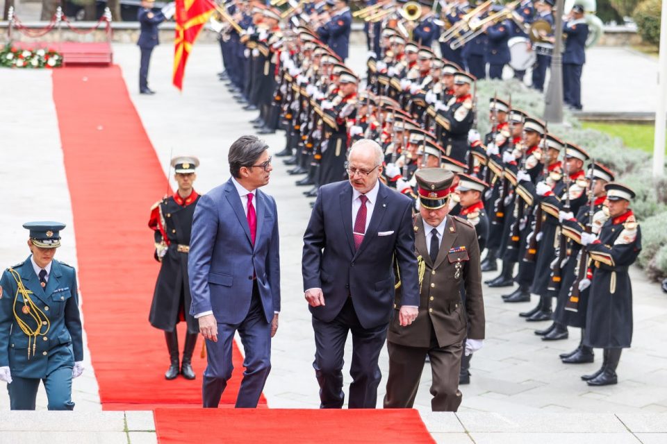 Претседателот Пендаровски го пречека латвискиот претседател Егилс Левиц