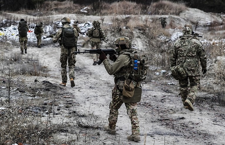 Хејнс децидна: Зимата ќе и даде помал интензитет на војната во Украина