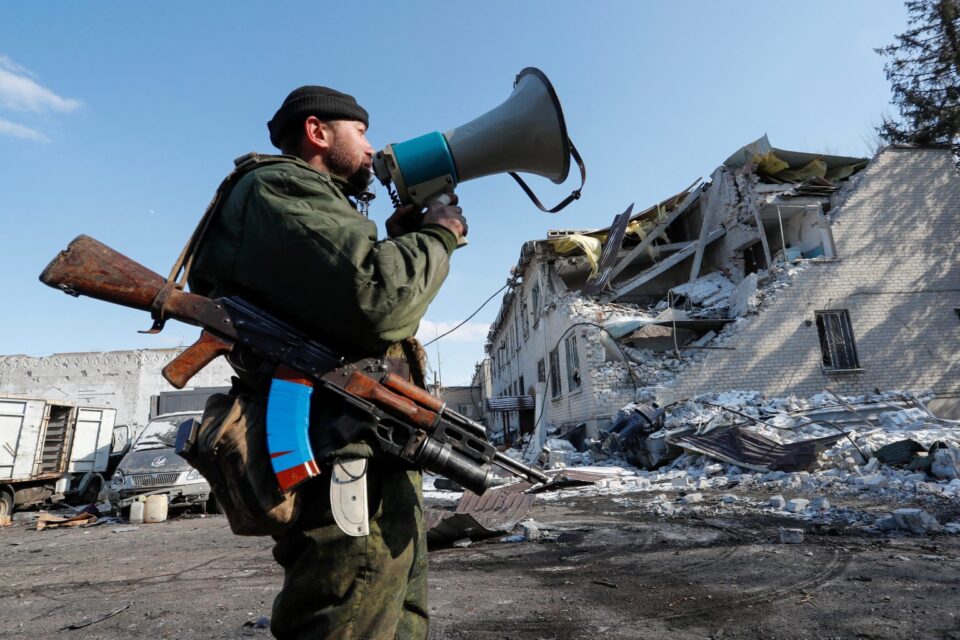 Украинските власти во Луганск ги повикаа жителите да се евакуираат
