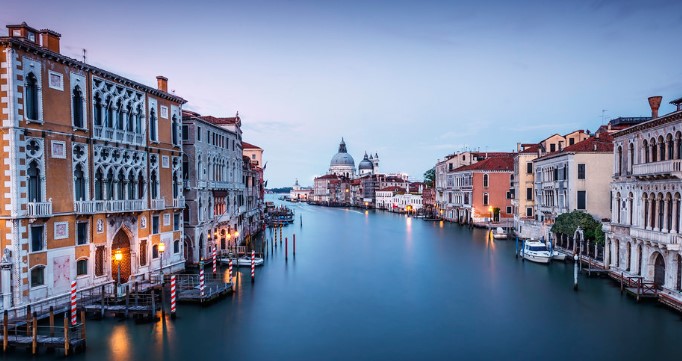 Венеција воведува влезници за еднодневните посетители, еве колку ќе чинат