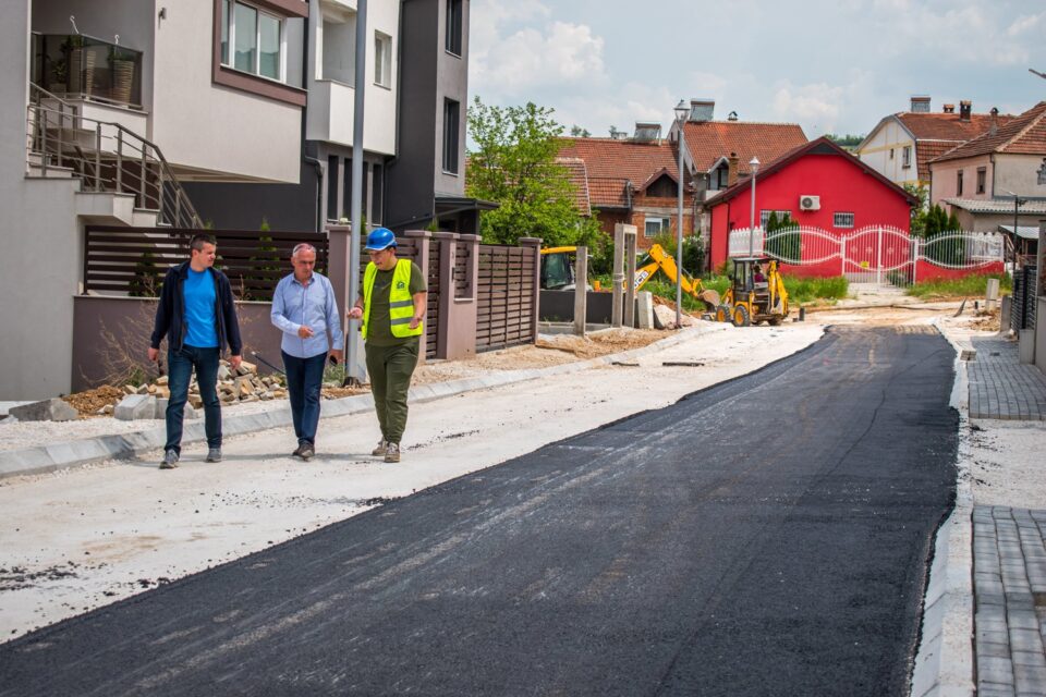 Коњановски: Во период од шест месеци од преземањето на општината, асфалтиравме и реконструиравме улици во должина од осум километри