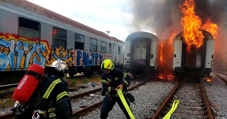 Пожар на железничката станица во Загреб