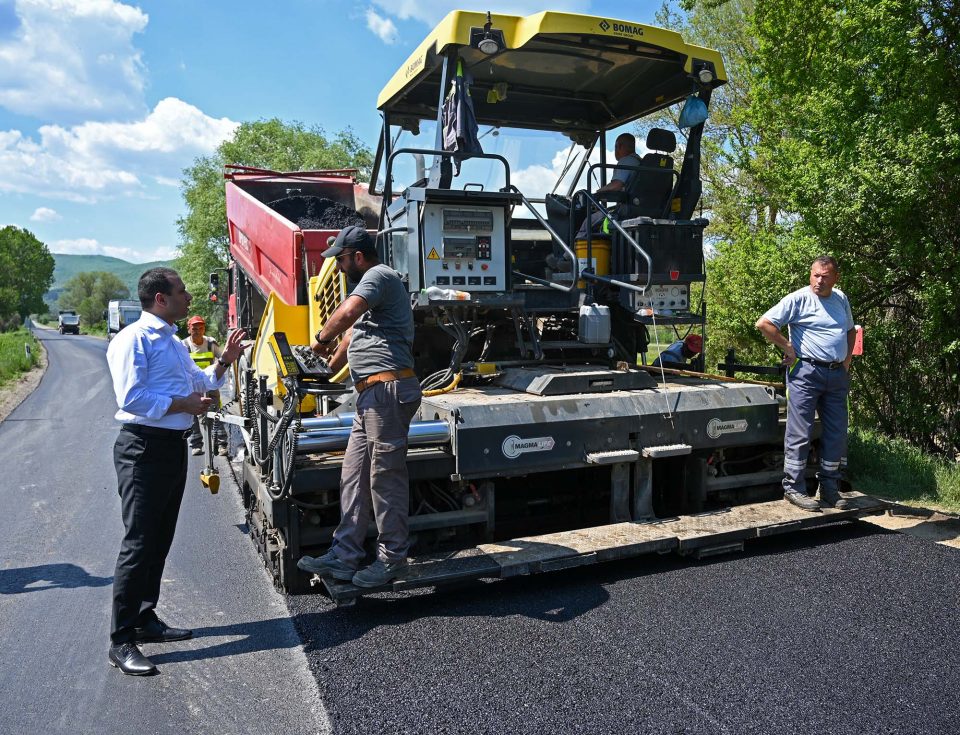 Се обновува патот Сопотница – Железнец, инвестиција од 127 милиони денари