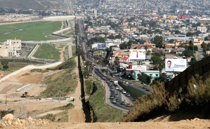 Откриен тунел за дрога меѓу Калифорнија и Мексико, уапсени шестмина