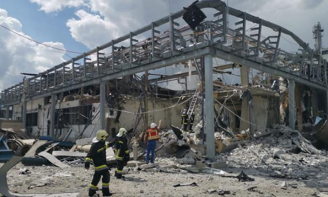 Експлозија на гас во хемиска фабрика во Австрија, најмалку еден загинат
