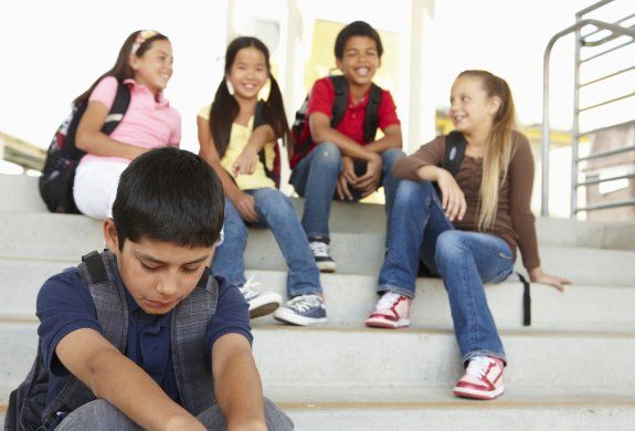 Истражување: Учениците потврдуваат присуство на булинг и дискриминација во училиштата, но дека тие не се пријавуваат