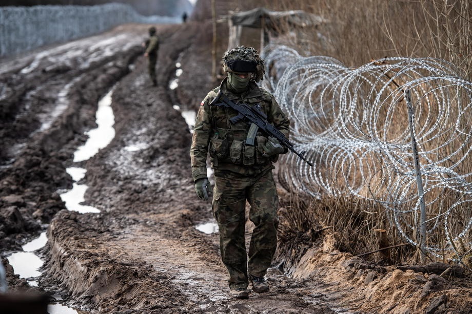 Полската војска крена ограда на 60 километри од заедничката граница со Белорусија