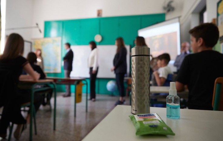 Укинат задолжителниот селф тест за учениците во Грција