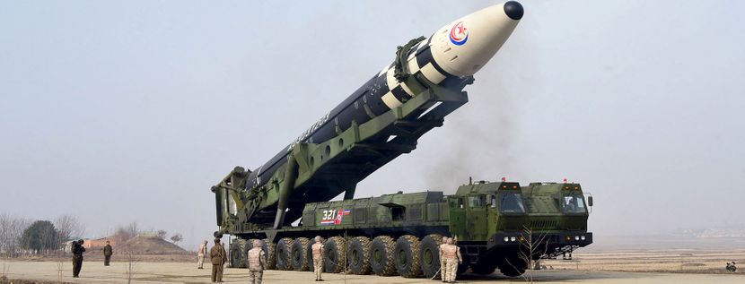 Северна Кореја лансирала балистичка ракета: Проектилот паднал во морето надвор од јапонската зона