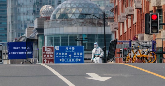 Кина воведе локдаун поради 300 нови случаи на коронавирус
