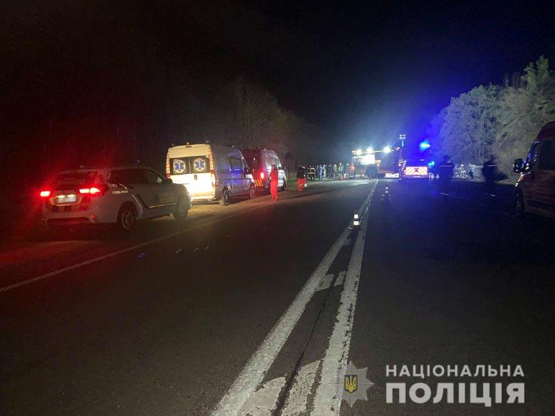 (ВИДЕО) Страшна сообраќајна несреќа во Украина, загинаа 26 лица