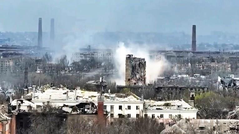 Украинците тврдат дека Русите лажат дека го прекинале нападот на „Азовстал“