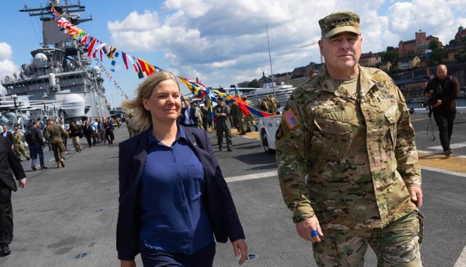 НАТО почна воени вежби во Балтичко Море, на кои учествуваат и војници на Шведска и Финска