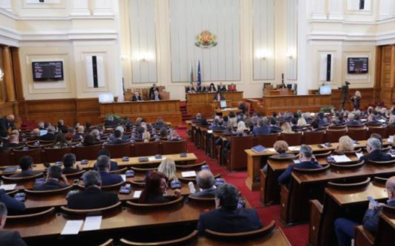 Неколку бугарски опозициски и досегашни владејачки партии бараат комисиска седница за Македонија