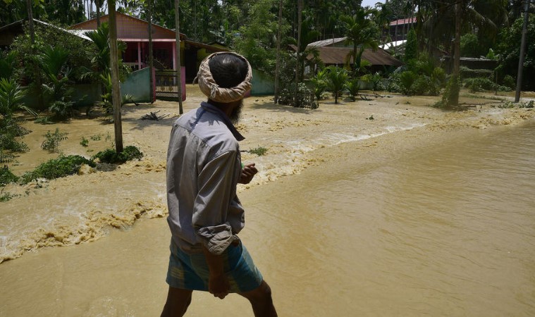Поплави во Индија, загинаа 31 лице
