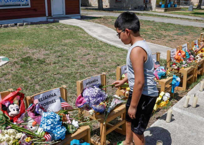 Основното училиште во Тексас, каде тинејџер уби 19 ученици и двајца учители, ќе биде урнато