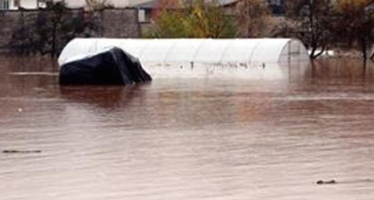 Поплави во североисточна БиХ, стотици објекти под вода
