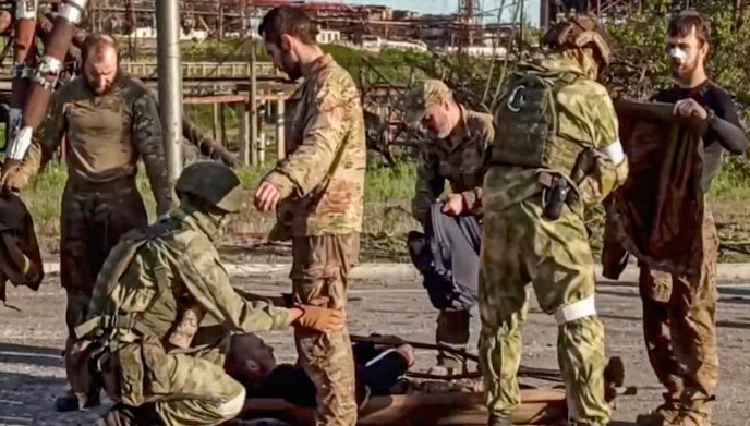 Повеќе од 1.000 заробеници од Азовстал се префрлени во Русија