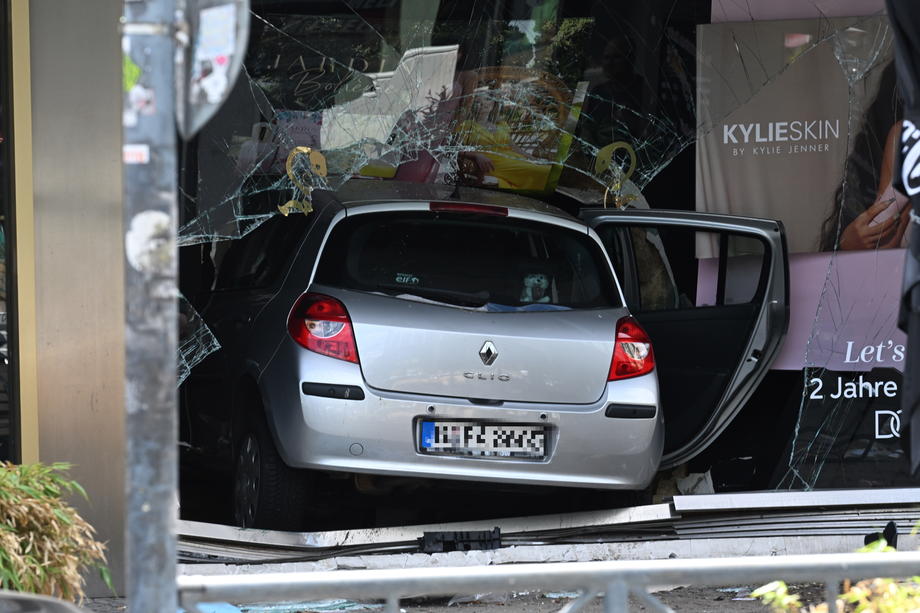 Шест лица се во животно загрозувачка состојба по вчерашниот напад со автомобил во Берлин