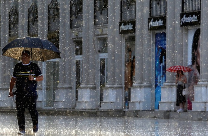 Сончево и топло, попладне пороен дожд