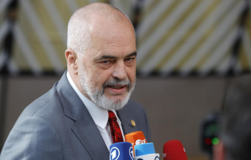 Албанскиот премиер го критикува Браверман поради „срамните“ коментари за мигрантите