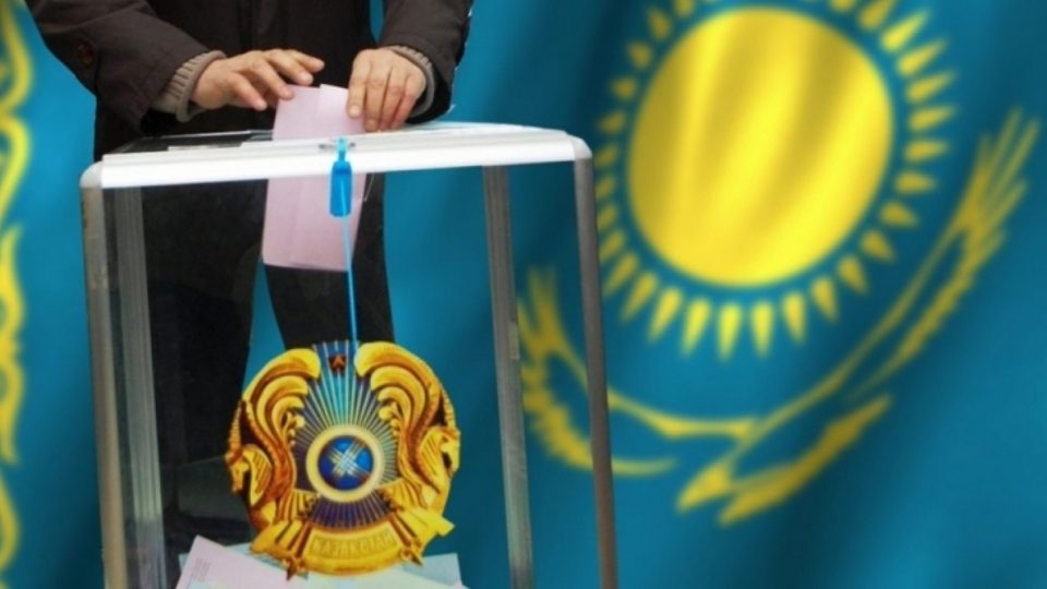 Референдум во Казахстан за уставни реформи