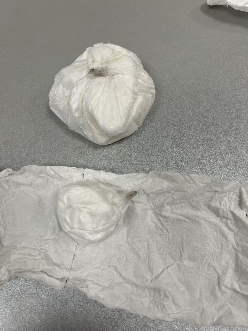 МВР: Пронајден кокаин, приведен дилер на наплатната станица Сопот