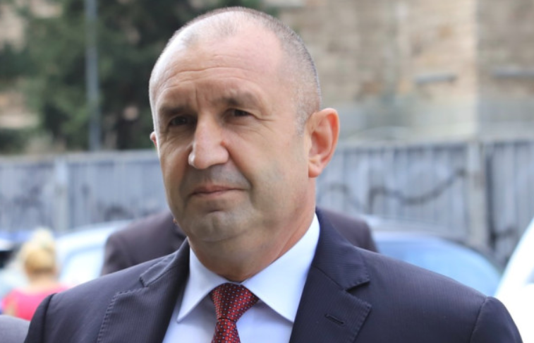 Радев: Владата на Кирил Петков треба да ги отфрли сите сомнежи дека може да отстапи од ветото за С. Македонија