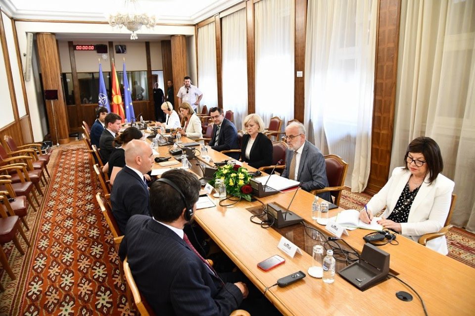 Средба на претседателот на Собранието Џафери со членовите на Мешовитиот парламентарен комитет