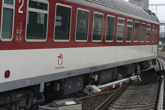 Во железничка несреќа во Словачка повредени 74 лица