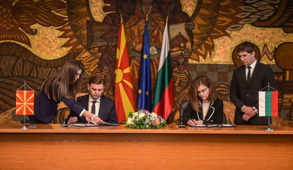 ВМРО-ДПМНЕ: Со потпишувањето на Протоколот од страна на антидржавната СДС започна асимилација на Македонија по бугарски терк