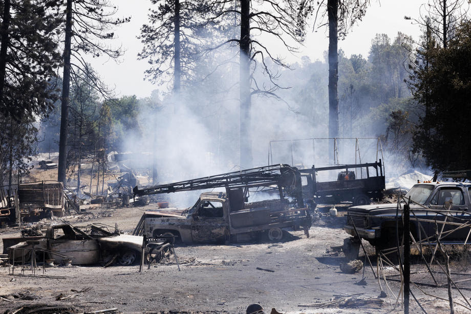 Илјадници лица бегаат од пожарот во близина на Националниот парк Јосемити