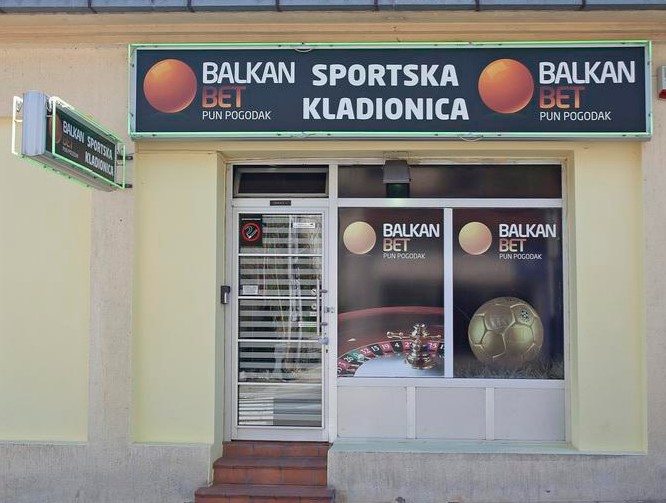 Градоначалникот на Белград ќе затвора обложувалници во близина на учлишта
