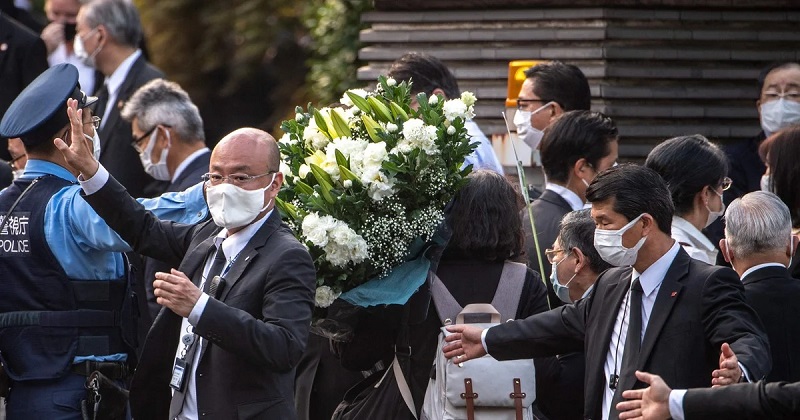 Погребан поранешниот јапонски премиер Абе