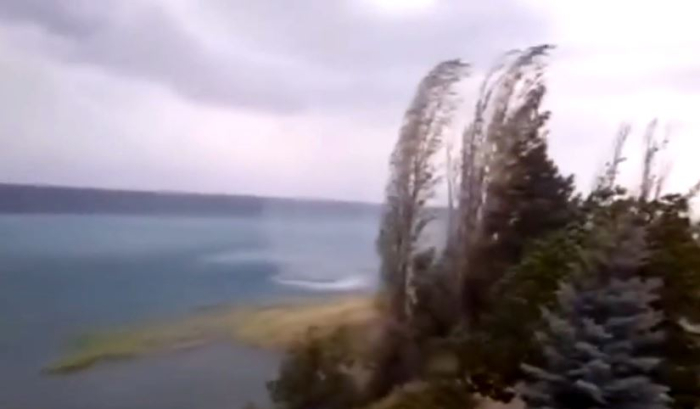 (ВИДЕО) Несекојдневна глетка: Торнадо над Охридското езеро
